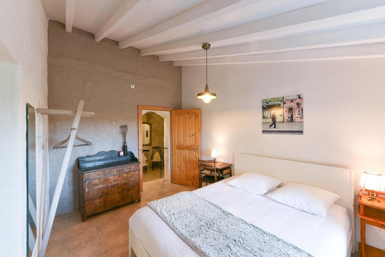 Auberge La Plaine Chabrillan Exteriör bild
