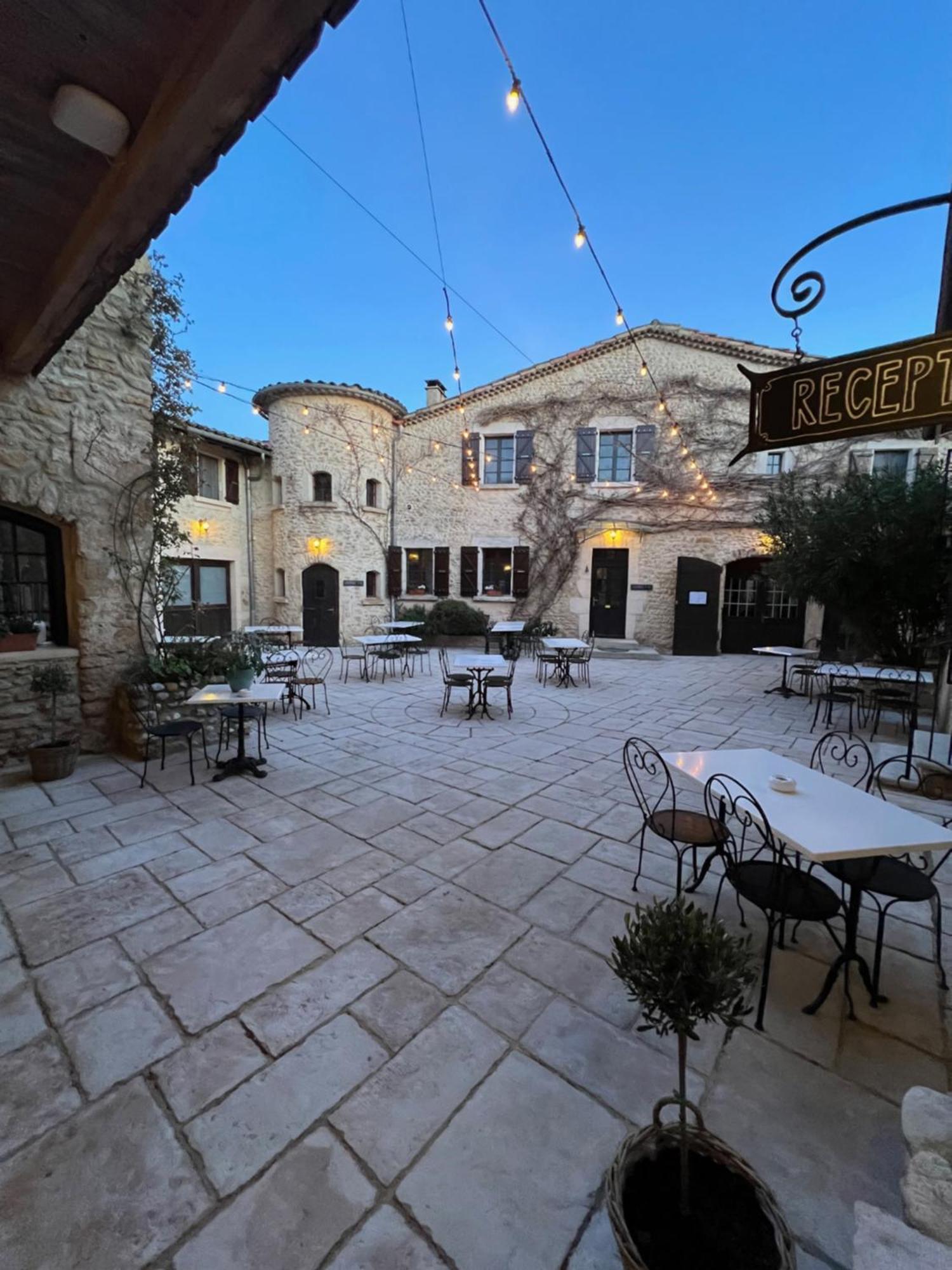 Auberge La Plaine Chabrillan Exteriör bild