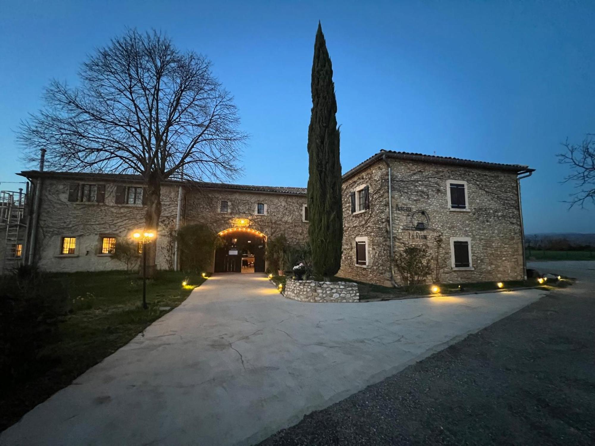 Auberge La Plaine Chabrillan Exteriör bild