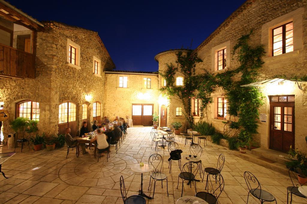 Auberge La Plaine Chabrillan Exteriör bild