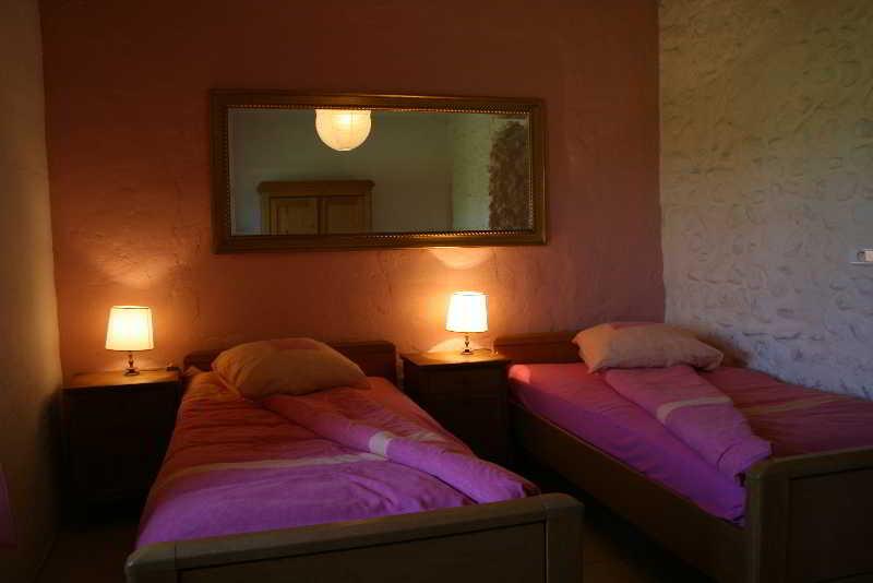 Auberge La Plaine Chabrillan Exteriör bild