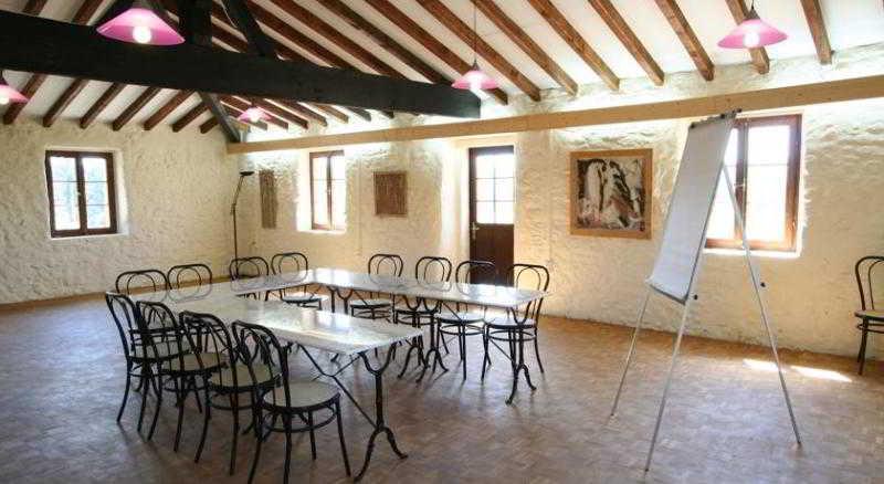 Auberge La Plaine Chabrillan Exteriör bild