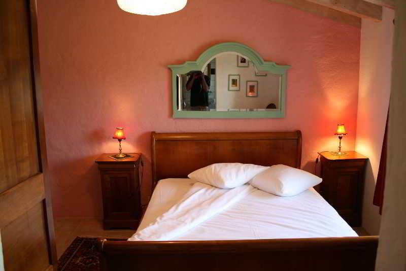 Auberge La Plaine Chabrillan Exteriör bild